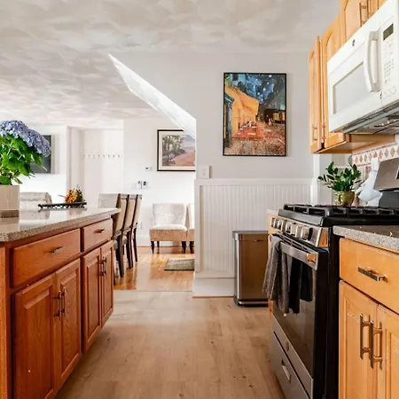 New! Family-Friendly Getaway -1 Mi To Dtwn Salem! Apartment Exterior photo