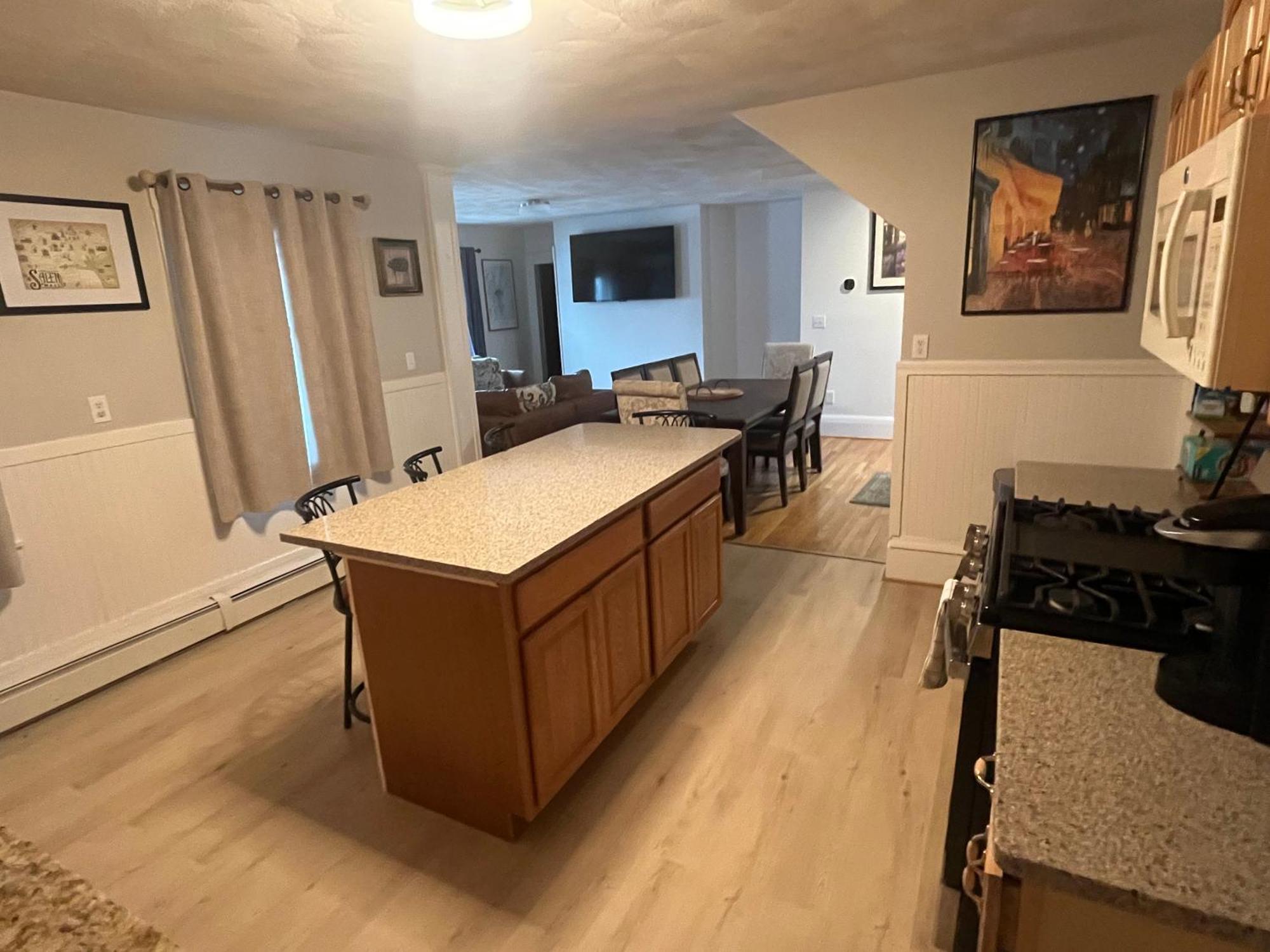 Apartment New! Family-friendly Getaway -1 Mi To Dtwn Salem!
