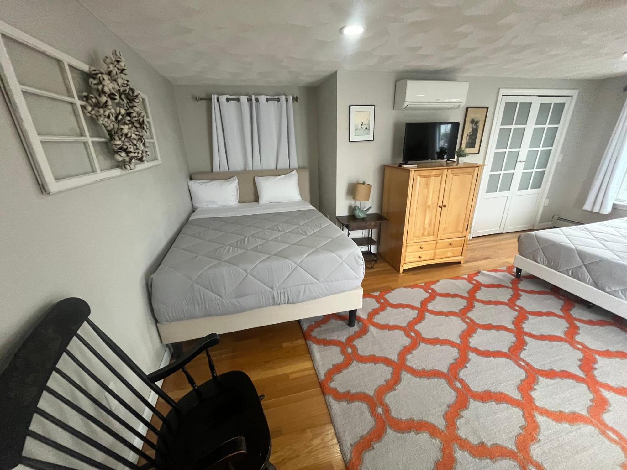 New! Family-friendly Getaway -1 Mi To Dtwn Salem! Apartment