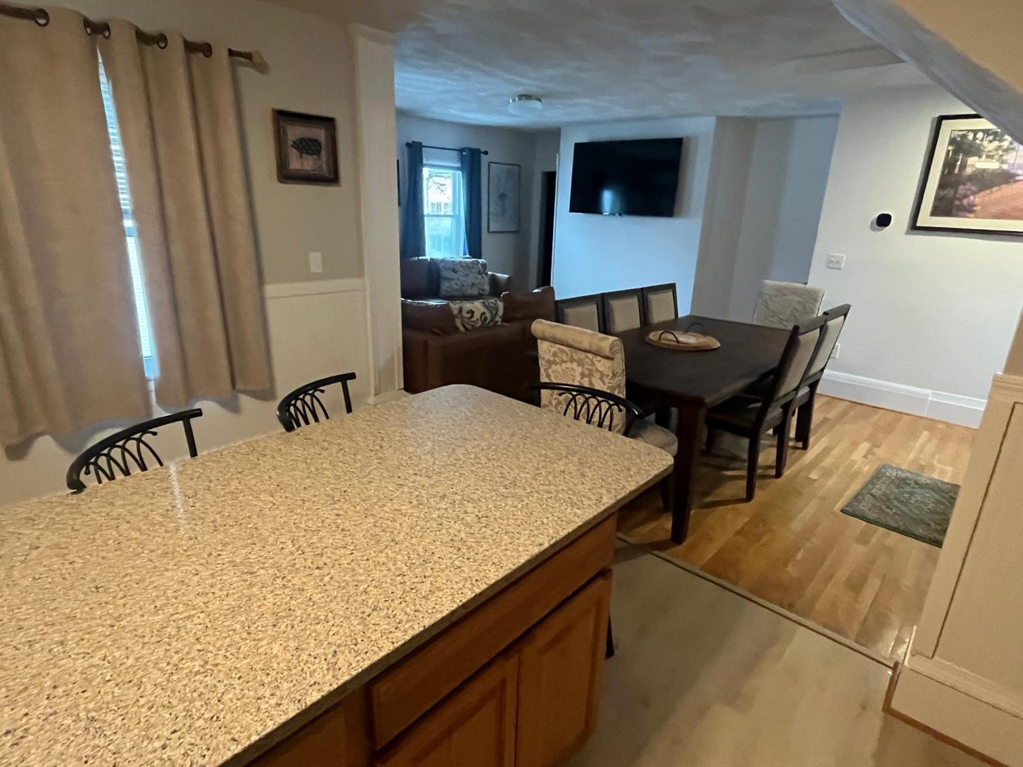 Apartment New! Family-friendly Getaway -1 Mi To Dtwn Salem! Salem