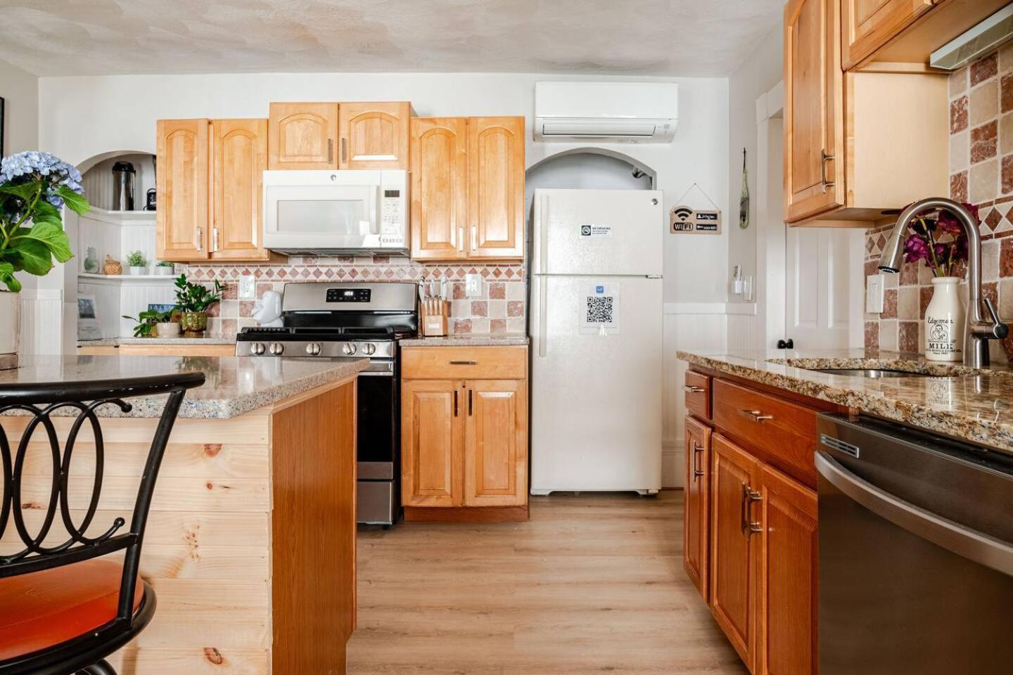 New! Family-friendly Getaway -1 Mi To Dtwn Salem! Apartamento *